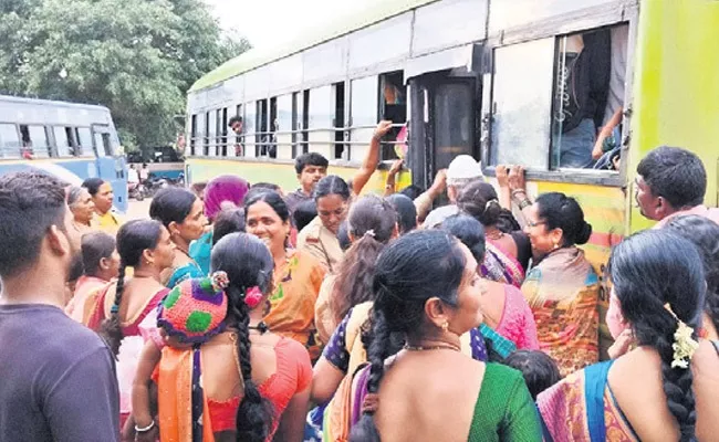 Woman Over Action In Karnataka RTC Bus - Sakshi
