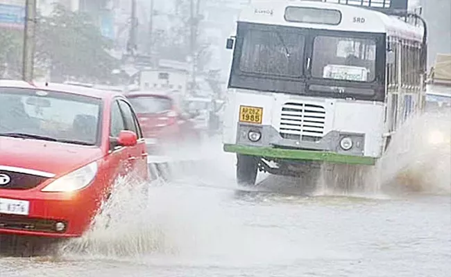 TSRTC Issus Safety Measures For Bus Drivers Conductors Heavy rains - Sakshi