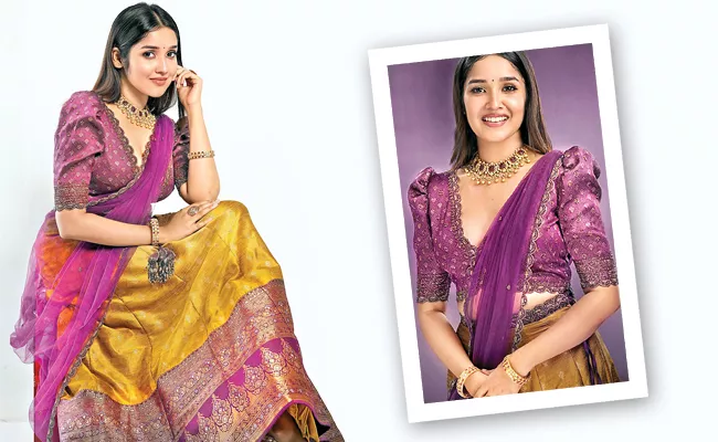 Anikha Surendran Wearing Half Saree And Jewelery Price - Sakshi