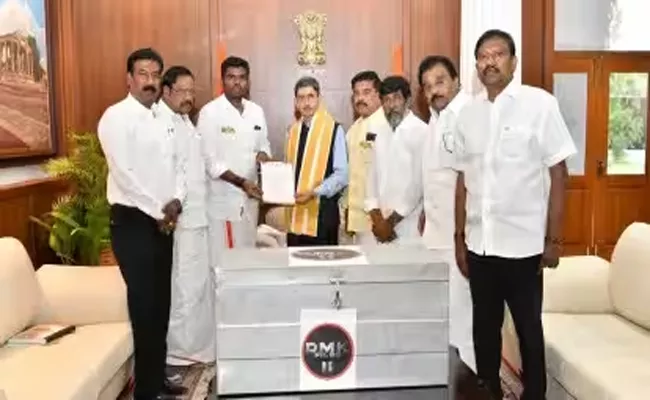 BJP state president Annamalai submits DMK files-II to Tamil Nadu governor - Sakshi