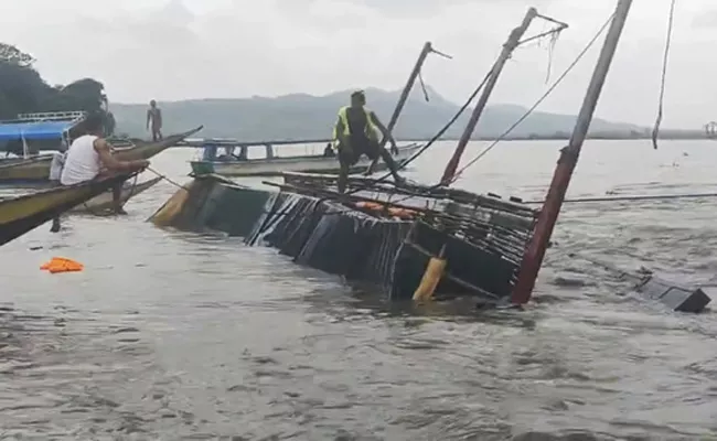 Philippine passenger boat carrying dozens of people Killed - Sakshi