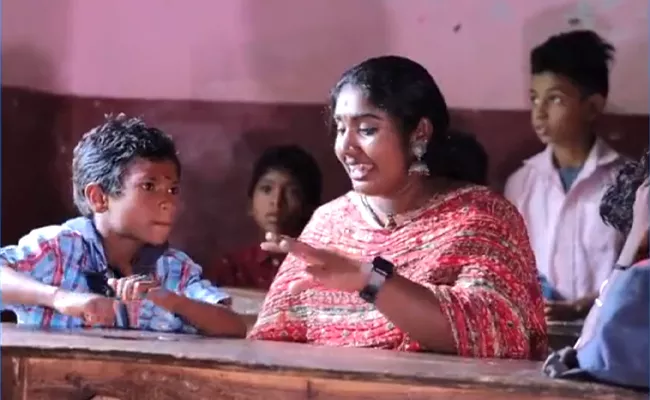 Wayanad Student Drumming On Bench For Teacher Sings Video Goes Viral - Sakshi
