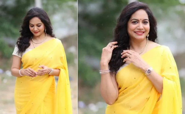 Singer Sunitha Shares Her Best Friend Pics In Instagram Goes Viral - Sakshi