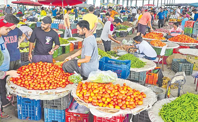 India retail inflation surges to 15-month high of 7. 44percent in July 2023 - Sakshi