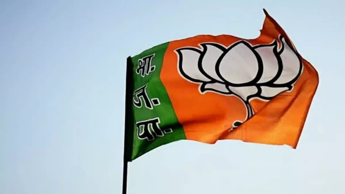 Ladakh BJP Veteran Pays Price After Son Elopes With Buddhist Woman - Sakshi