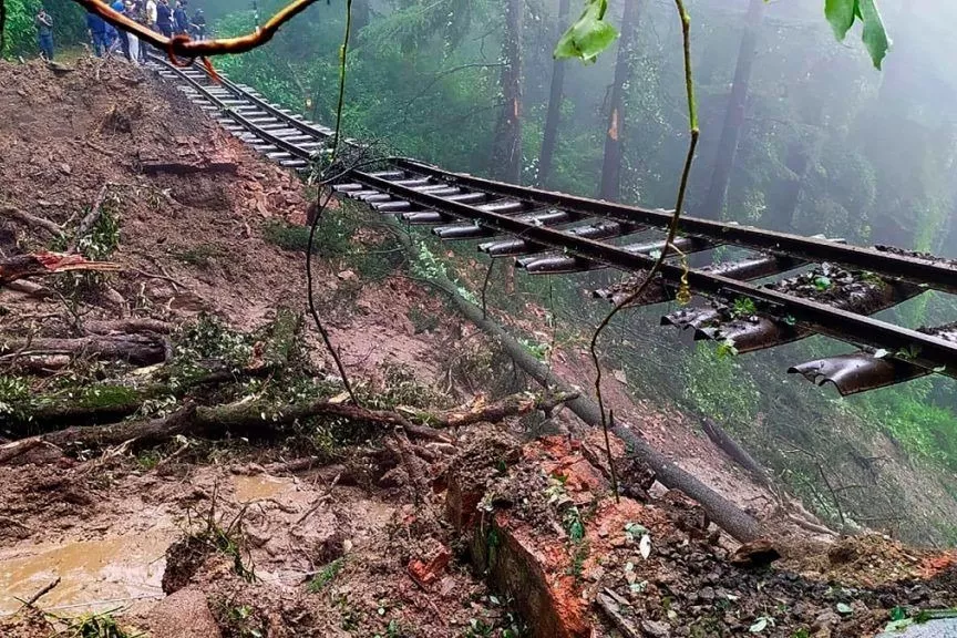 Shimla Toy Trains Hanging Tracks Capture Himachal Devastation - Sakshi