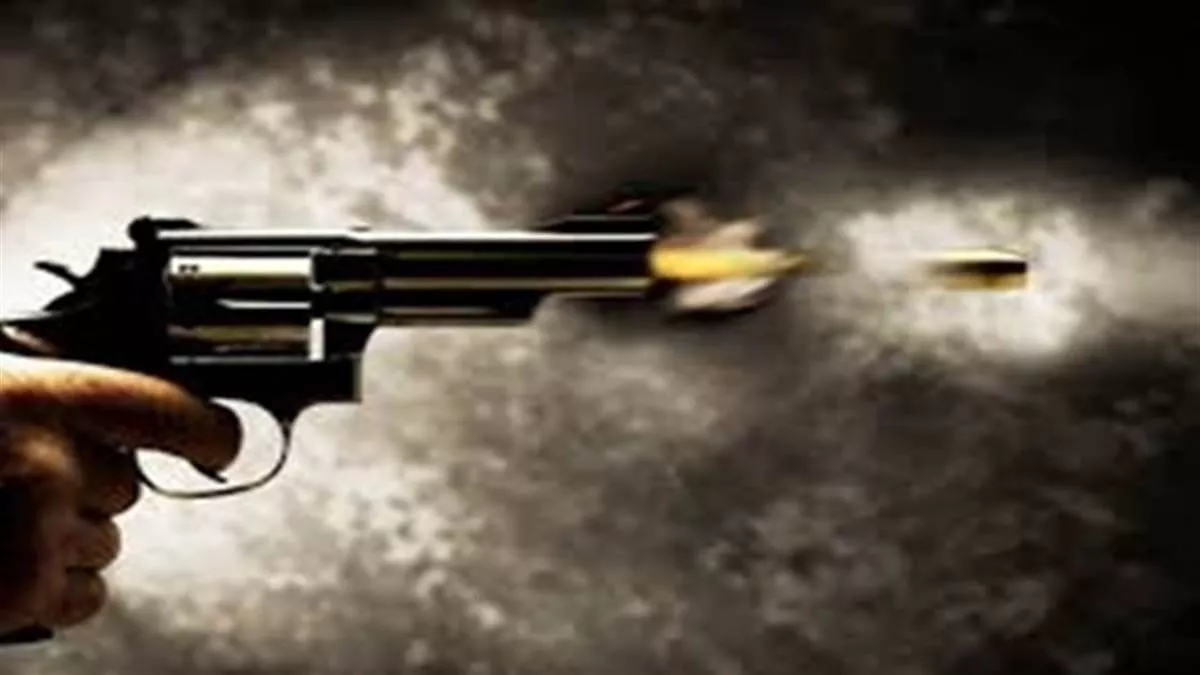 Fight Over Pet Dogs Indore Man Opens Fire At Neighbours Kills 2 Men - Sakshi