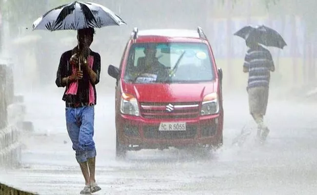 Rains Updates: Moderate Rains On Aug 2 And 3rd  In Telangana  - Sakshi
