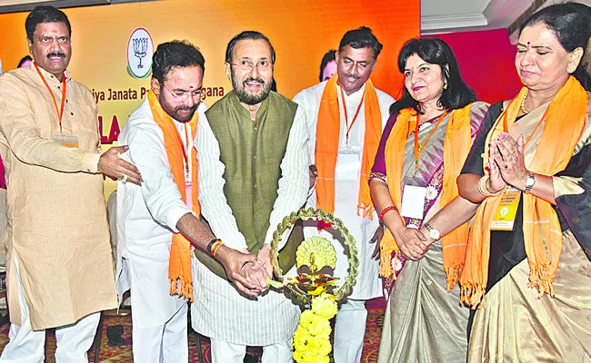119 BJP MLAs begin tour of Telangana - Sakshi