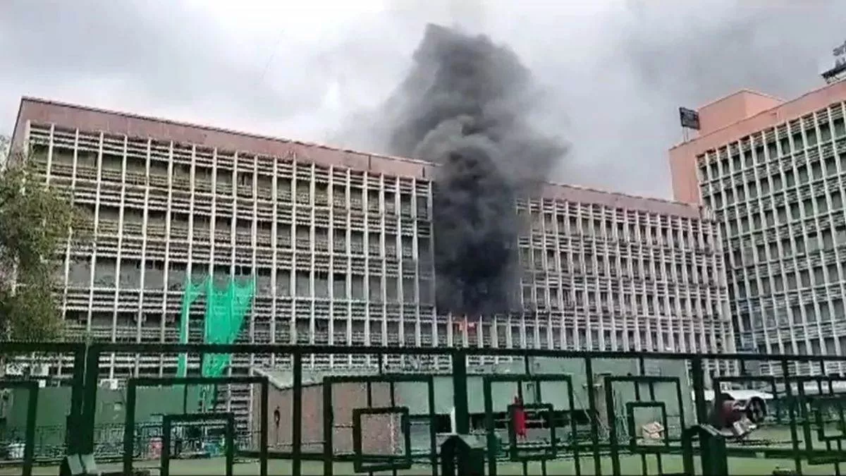 Fire Accident In Delhi Aims Hospital - Sakshi