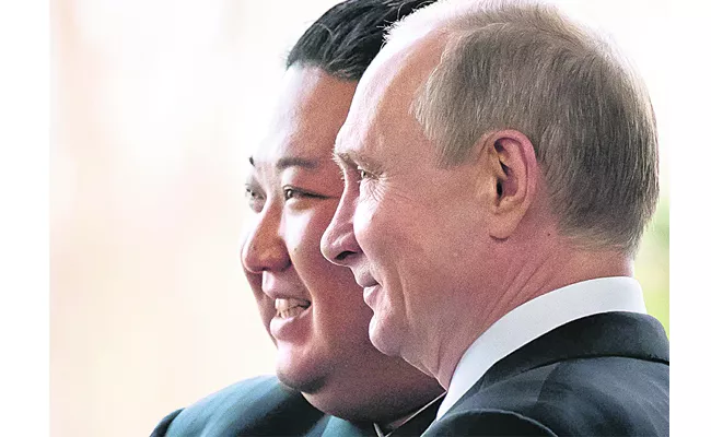Kim enters Russia for suspected arms talks with Putin - Sakshi