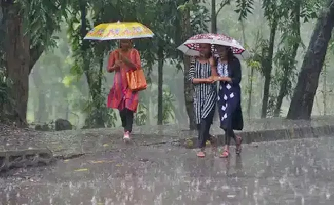 IMD Predicts Four Days Rain Forecast In AP - Sakshi