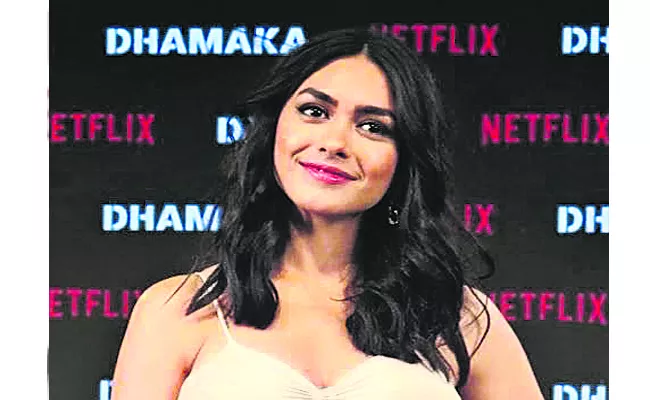 Mrunal Thakur on 5 years in Bollywood: I have committed to myself to keep trying things that excite me - Sakshi