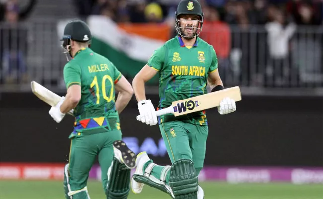 SA VS AUS 5th ODI: Markram, Miller Shines, South Africa Sets 316 Target For Australia - Sakshi