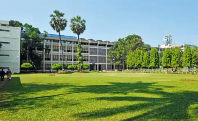 IIT Bombay Graduate Sets Record With International Job Offer - Sakshi