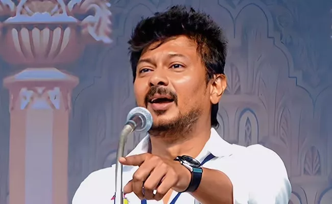 Supreme Court notice To Udhayanidhi Stalin And 14 others  - Sakshi