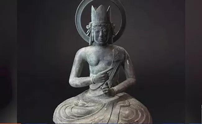 Ancient Buddha statue worth Rs 12 5 crore stolen from Los Angeles art gallery - Sakshi