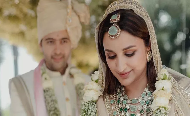 Parineeti Chopra Wedding Lehenga Took 2500 Hours To Create By Manish - Sakshi