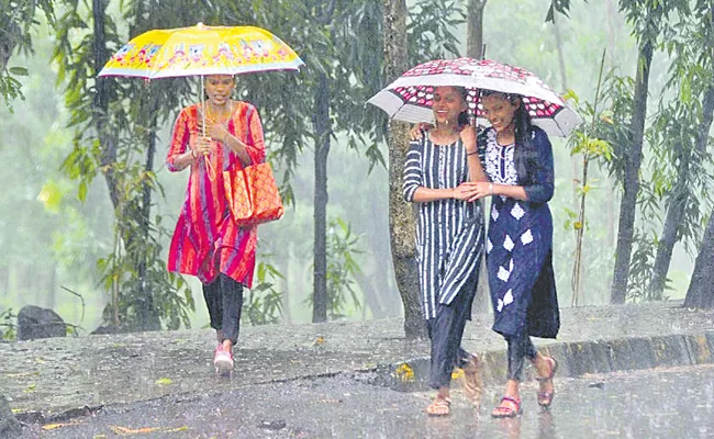 Heavy Rains in Andhra Pradesh for next three days - Sakshi