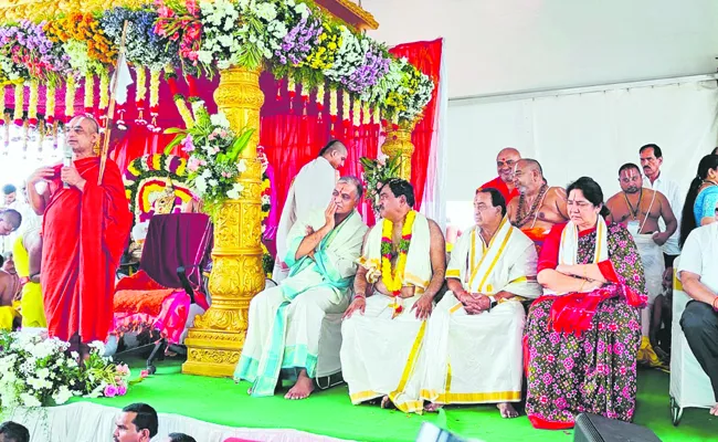 Reinstallation of Sri Sita Ramachandra Swamy Idols Held on a Grand Note at Valmidi - Sakshi