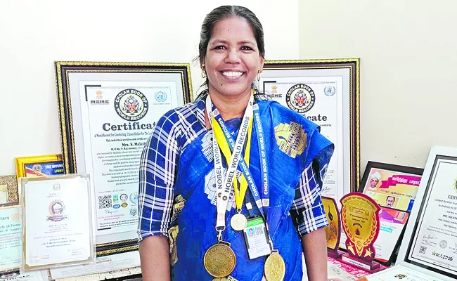 Malathi Teacher: How this chemistry teacher made government school students set a world record - Sakshi
