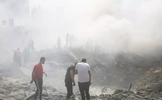 After Gaza Strip Israel Suspect Missiles Hits Syria Airports - Sakshi