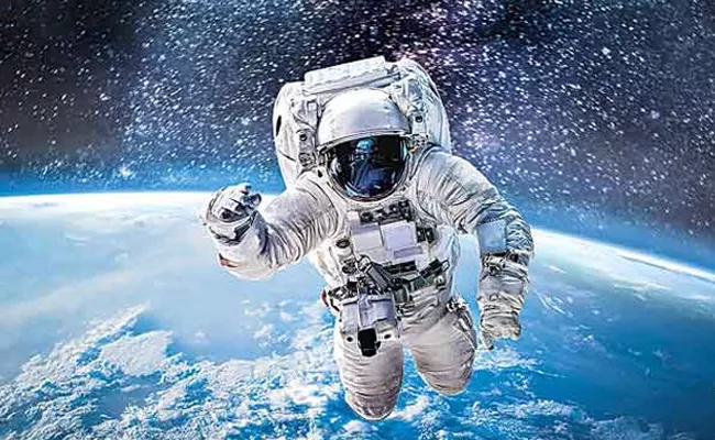India Aims To Send Astronaut To Moon By 2040 Own Space Station By 20 - Sakshi