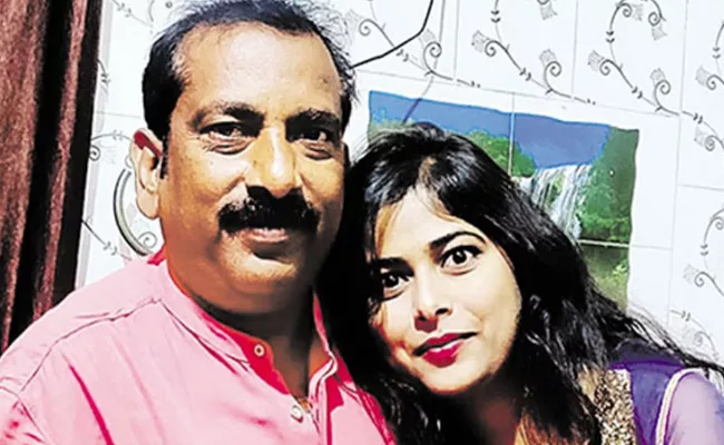 Amazing Prem Gupta of Ranchi brought his married daughter with a band - Sakshi