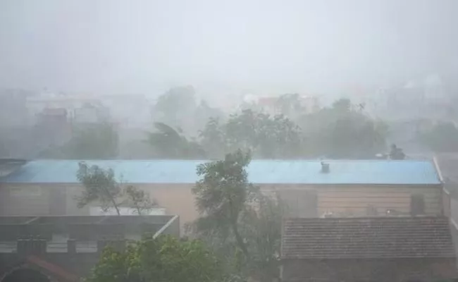 Cyclone Hamoon Now Turns Into Very Severe Cyclonic Storm - Sakshi