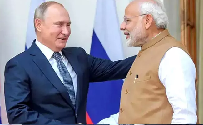 PM Modi A Very Wise Man Vladimir Putin Huge Praise - Sakshi