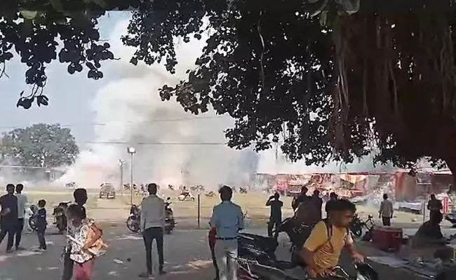 Massive Fire Breaks Out In Mathura Firecracker Market - Sakshi