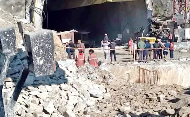 Tunnel collapsed in uttarakhand 40 labour feared trap  - Sakshi