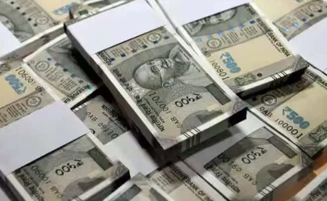 Aligarh man became millionaire Rs 4 crore credited in bank accounts - Sakshi