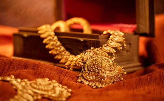 Gold rate today jumps as soft US inflation data dollar index to 10 week low - Sakshi