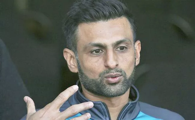 Shoaib Malik Makes Controversial Call Ahead Of BIG IND-AUS Final - Sakshi