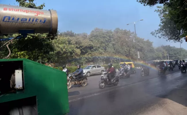 Air pollution in Delhi drops from severe to very poor, stringent curbs revoked - Sakshi
