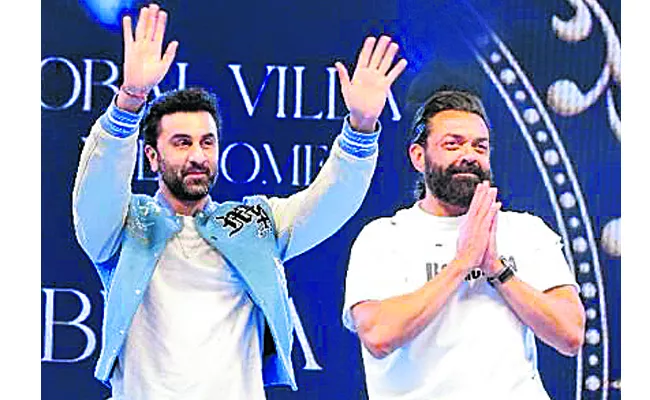 Animal stars Ranbir Kapoor and Bobby Deol do Bhangra in Dubai for Arjan Vailly launch - Sakshi