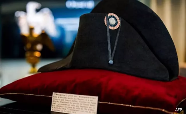 Napoleon Bonaparte hat Sells for Record - Sakshi