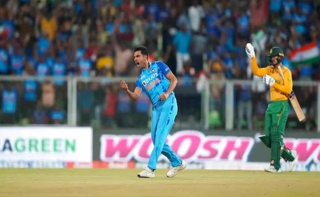 Vijay Hazare Trophy 2023: Deepak Chahar picks 6 wicket haul agianst Gujart - Sakshi