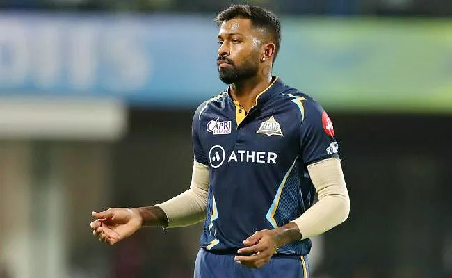 Rohit Sharma is going to let Hardik Pandya captain Mumbai Indians: AB de Villiers - Sakshi