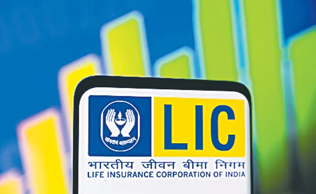 LIC considering creating fintech arm for business expansion - Sakshi