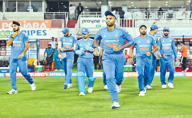 Team India targets an unassailable lead against Australia - Sakshi