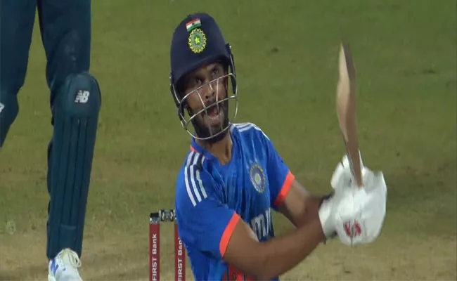 IND VS AUS 3rd T20: Ruturaj Scored 102 Runs In 36 Balls - Sakshi