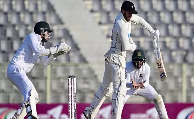 Bangladesh sniff victory against New Zealand in Sylhet - Sakshi