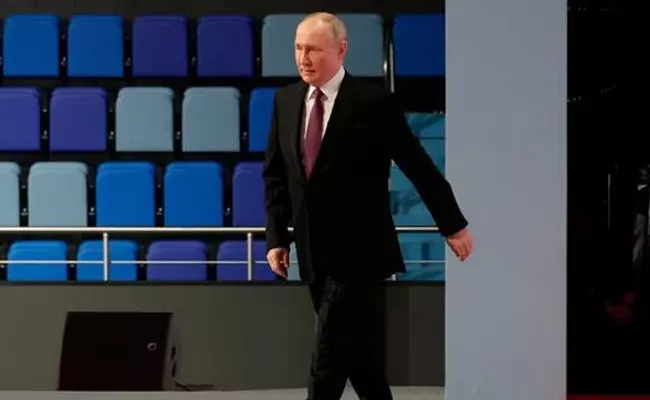 Vladimir Putin To Run For Russian President As An Independent Candidate - Sakshi