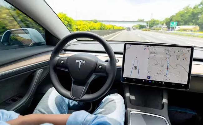 Tesla Recall 20 Lakh Cars For Autopilot Problem - Sakshi
