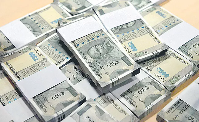 Direct tax collection rises 21percent to Rs 13. 70 lakh crore - Sakshi