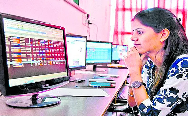 Sensex rises 122 points led by RIL - Sakshi