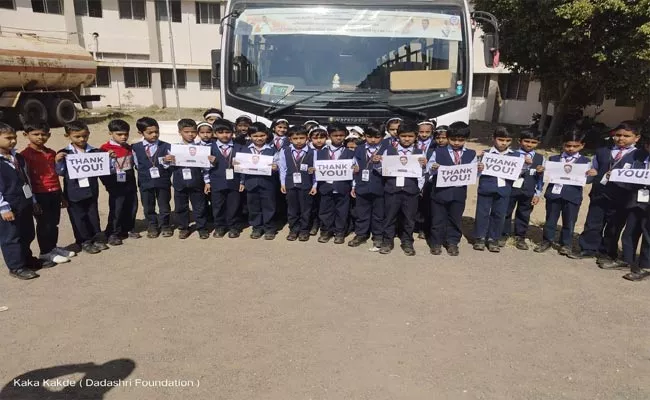 YS Jagan Fans NGO Dadasri Donated Bus To School On CM Jagan Birthday - Sakshi