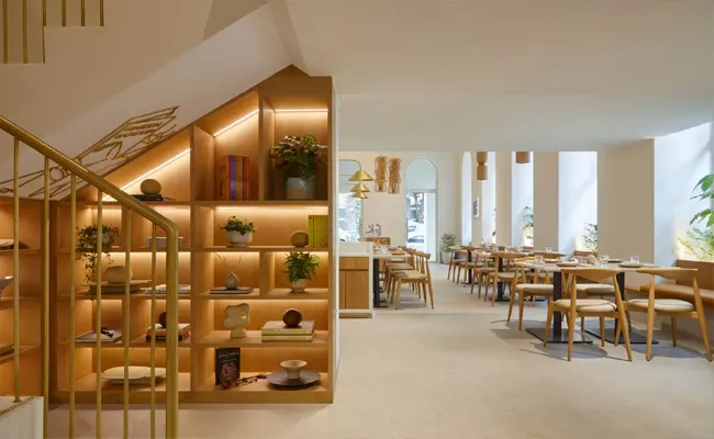 Araku Expansive New Restaurant In Colaba - Sakshi